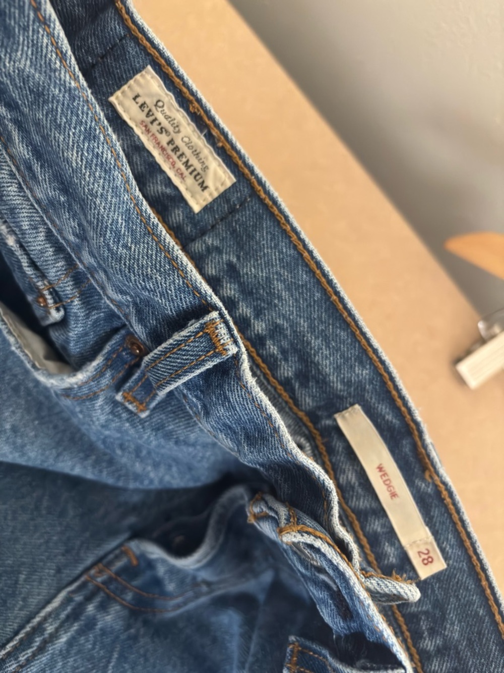 Levi’s Wedgie Ripped Distressed Mom Skinny Jeans Size 28 100% Cotton - Picture 7 of 9